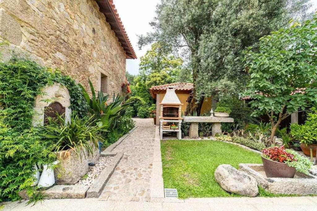 Casas Casal Do Carvalhal - Agroturismo Amares Buitenkant foto